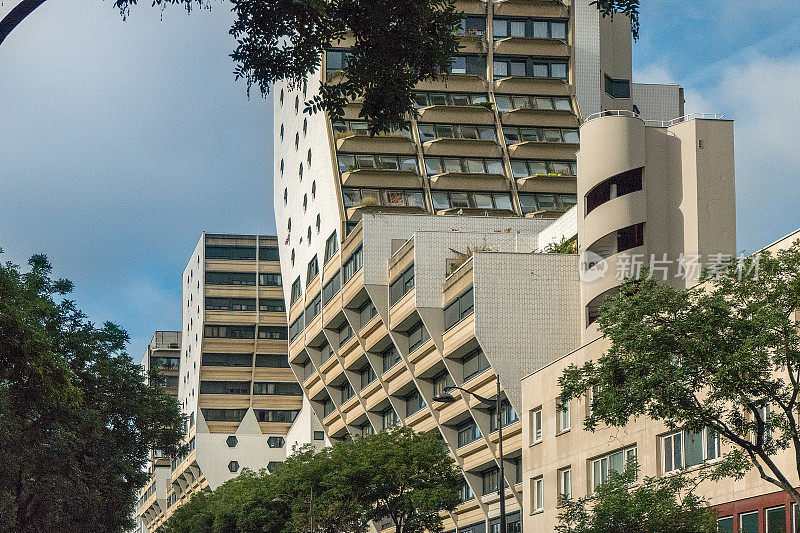 法国巴黎的现代建筑:弗兰德大街上的公寓