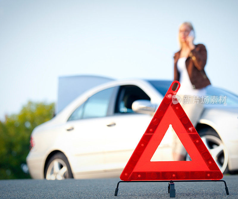 汽车问题-红色三角形警告