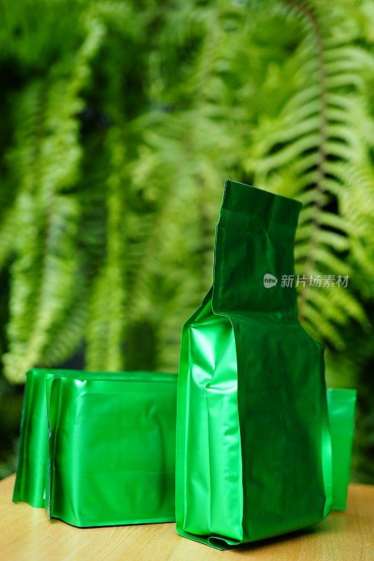 绿色铝箔包装