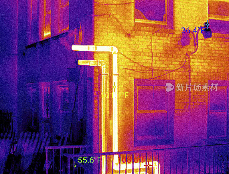 红外控制技术降低了能耗和费用。房屋外立面分体式系统风管的热红外图像