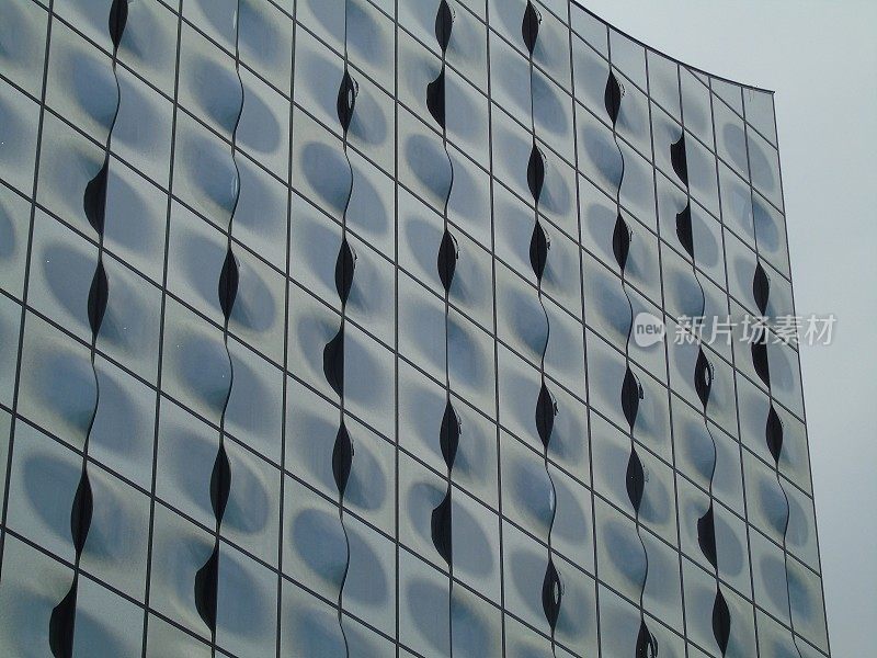 德国汉堡港市易北爱乐音乐厅的外部玻璃幕墙