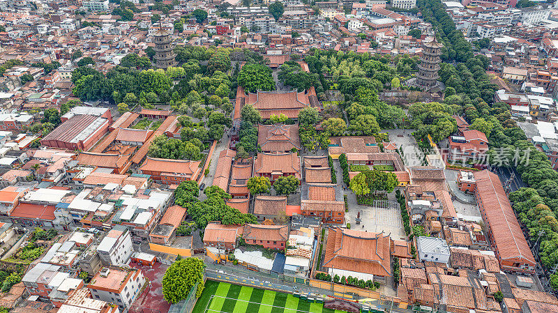 中国福建省泉州市历城区西街和开元寺旅游景点航拍图