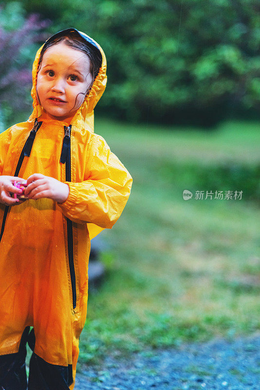 倾盆大雨中的乐趣