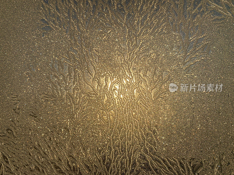 窗户上的冰冻图案