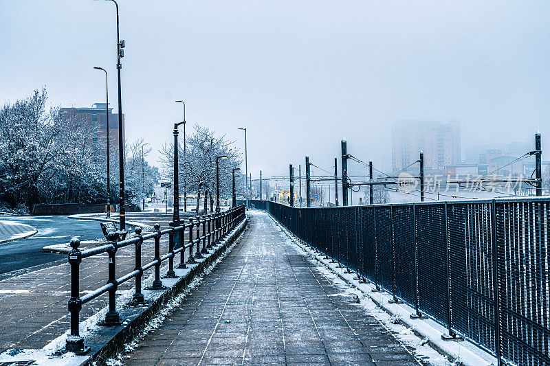 英国曼彻斯特12月下雪