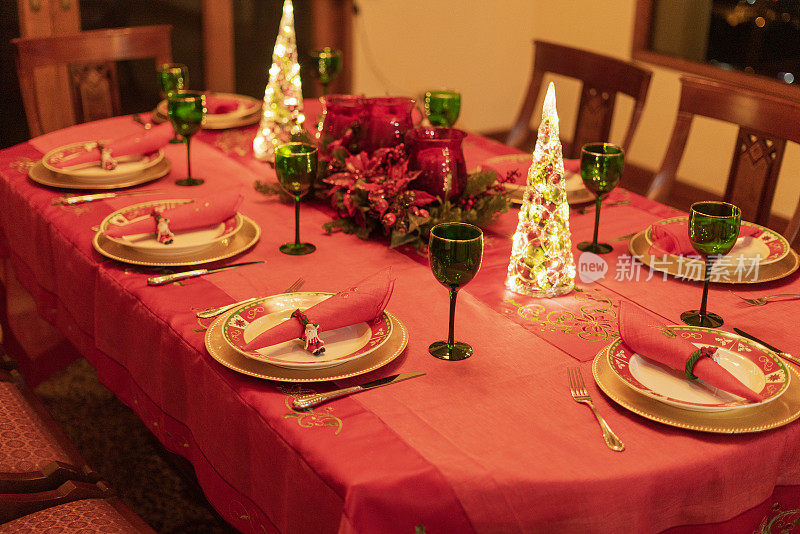 圣诞节装饰的一个房子的客厅