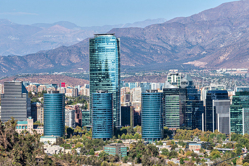 圣地亚哥天际线:智利首都的全景