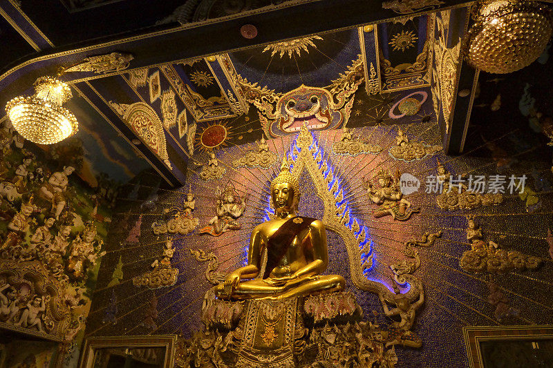 曼谷佛寺室内金色佛像雕塑