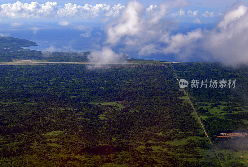 从空中俯瞰天宁岛-机场，北马里亚纳群岛