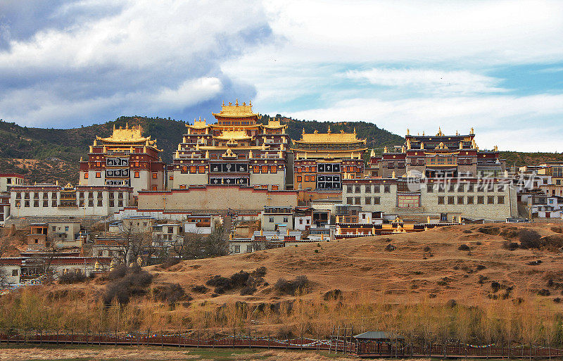 西藏寺院。香格里拉。中国