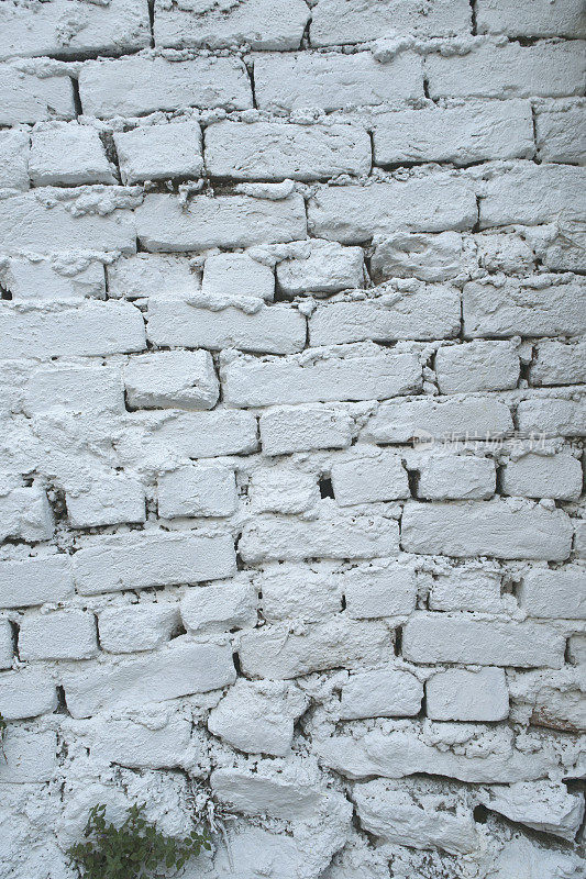 白漆砖墙