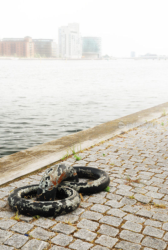 哥本哈根码头上的旧系泊环