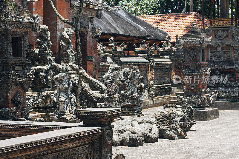 巴厘岛乌布的圣猴森林寺庙。
