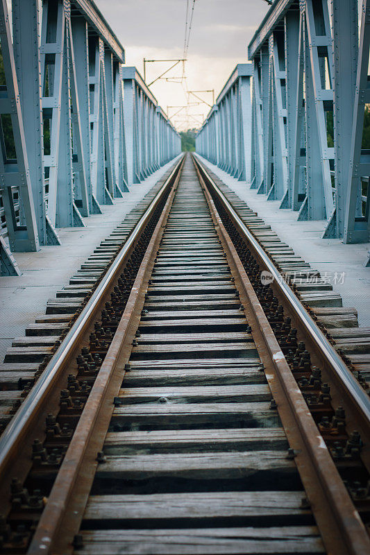 桥上的铁路