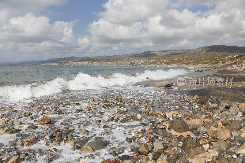 岩石孤独的卵石蓝色的地中海劳拉海滩塞浦路斯