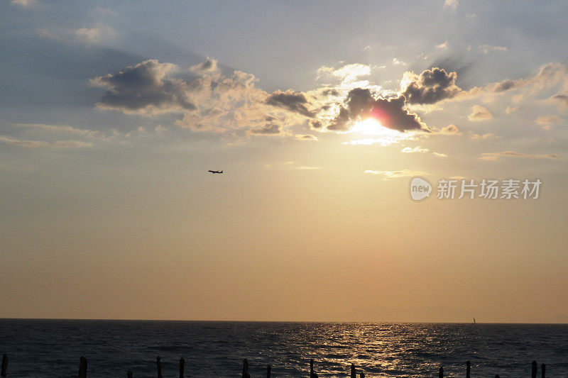 日落海滩、平面