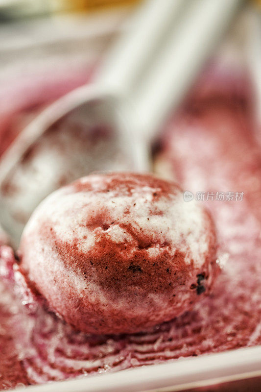 美味的蓝莓冰淇淋