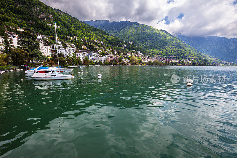 宁静的日内瓦湖蒙特勒，瑞士