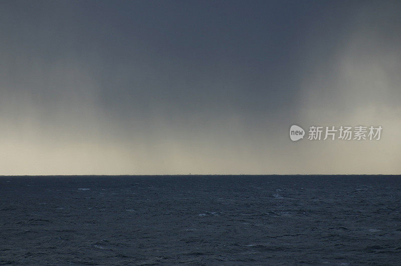 海上暴雨