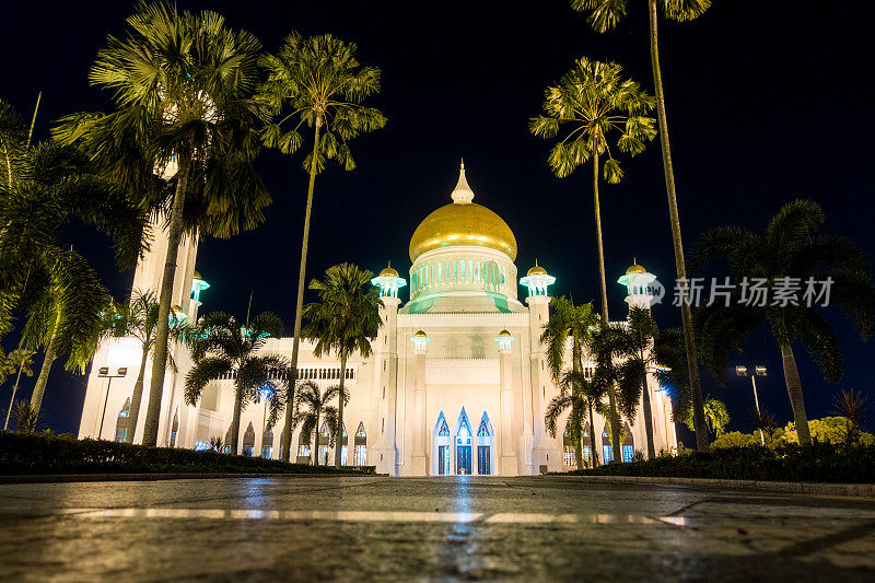 苏丹奥马尔·阿里·赛义丁清真寺，文莱