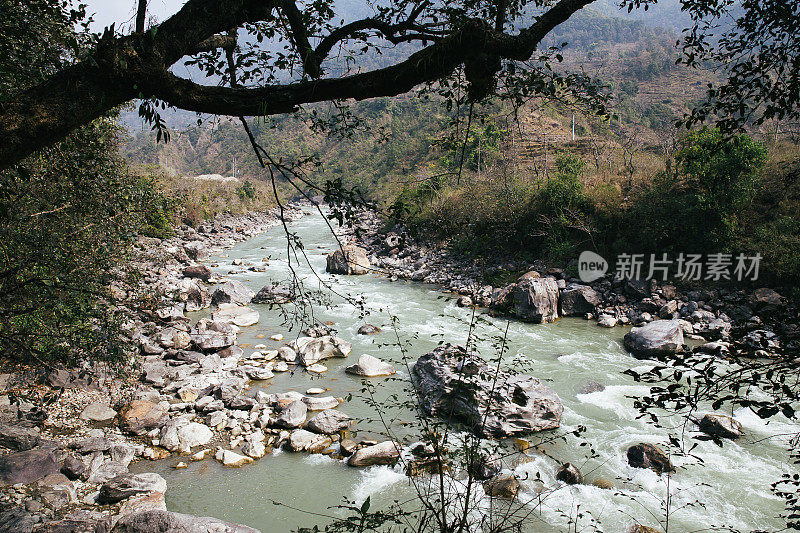 安纳普尔纳峰电路