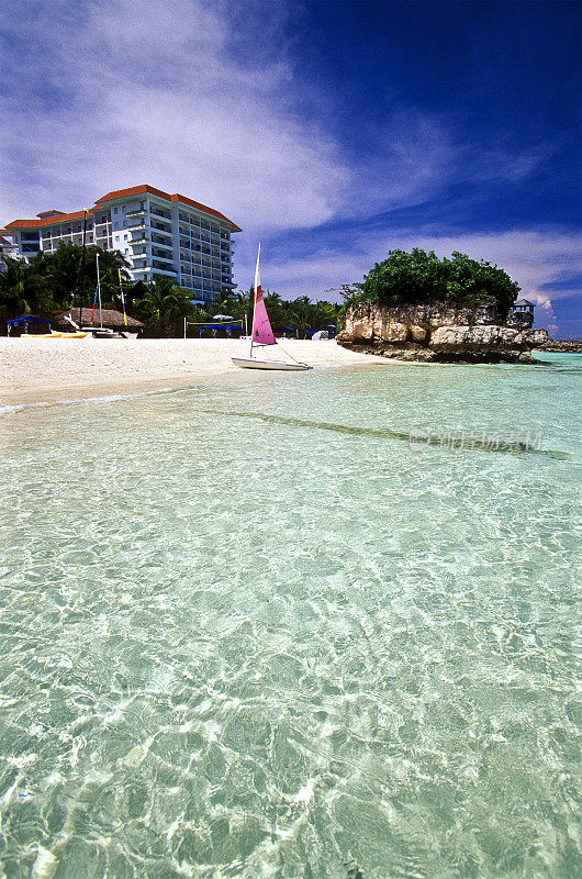 Mactan岛，酒店和海滩。