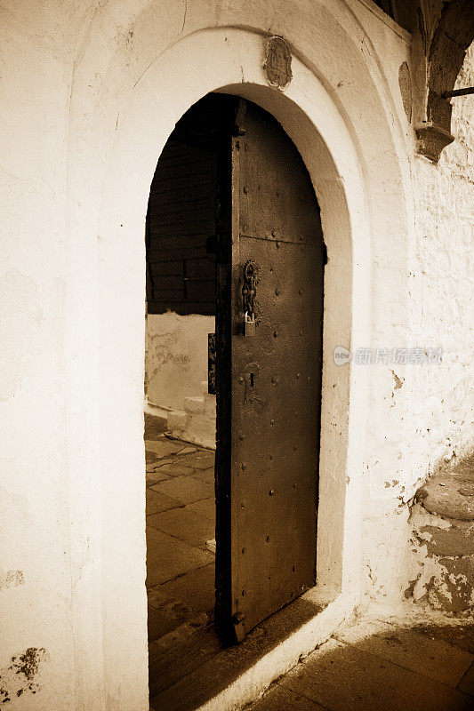 古老的门