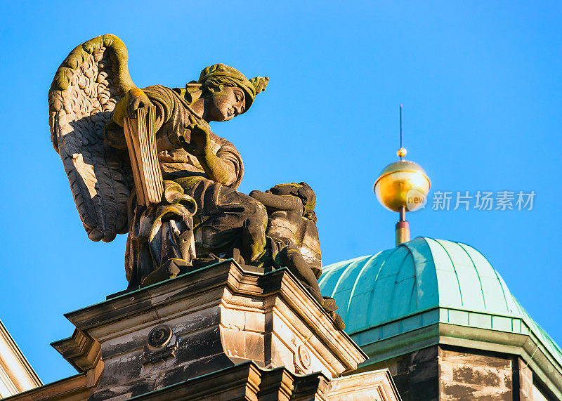 柏林大教堂的天使雕像