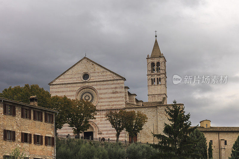 圣基娅拉大教堂，13世纪(翁布里亚，意大利)