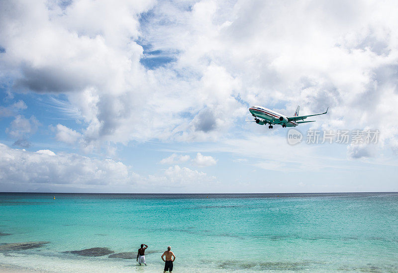 美国航空公司即将在马哈海滩着陆
