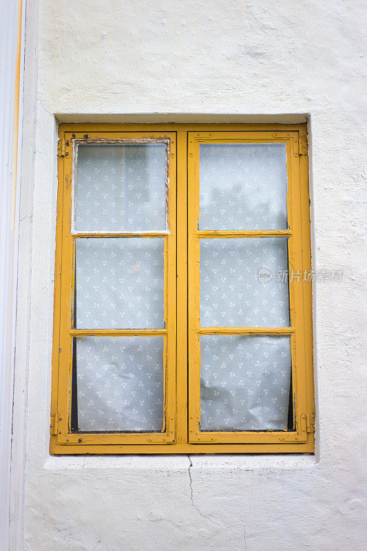 雷克雅未克，冰岛:乡村黄色窗口特写