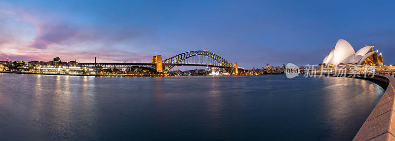 悉尼海港大桥和悉尼歌剧院的黄昏，澳大利亚悉尼
