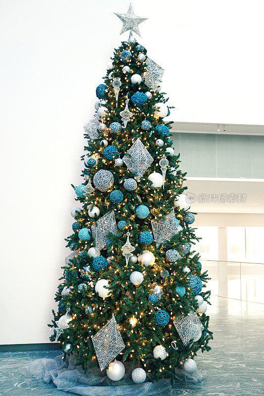 蓝色圣诞树