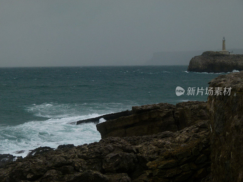 暴风雨前的大海