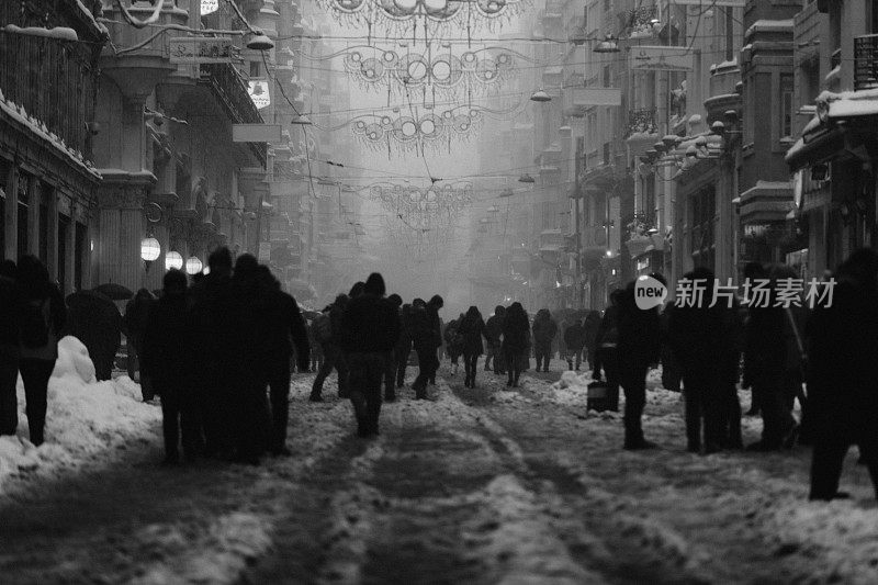 冬天在Beyoglu，伊斯坦布尔，土耳其-单色