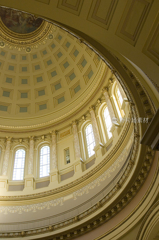 国会大厦圆顶的内部视图