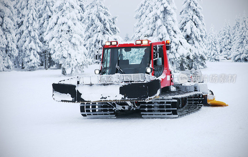 雪地履带式车辆