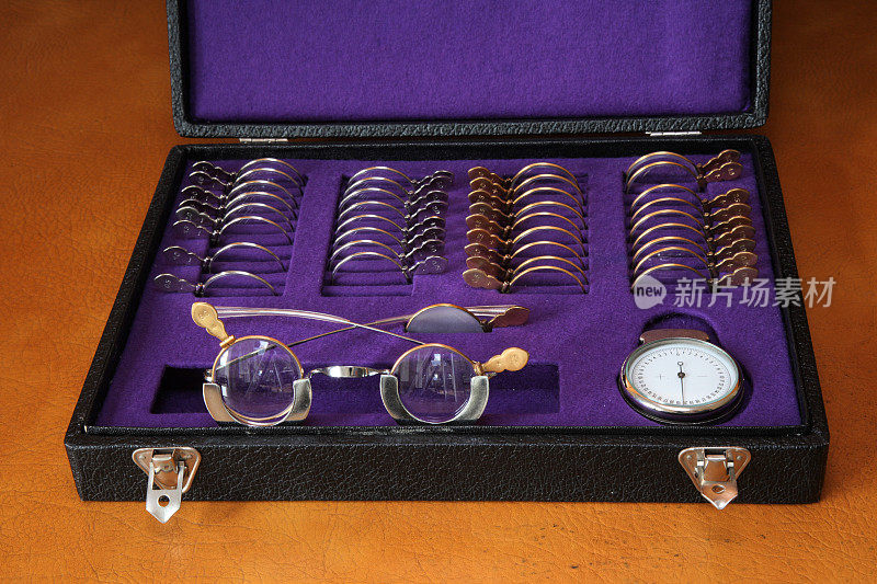 配透镜、镜架和球度计的验光套件