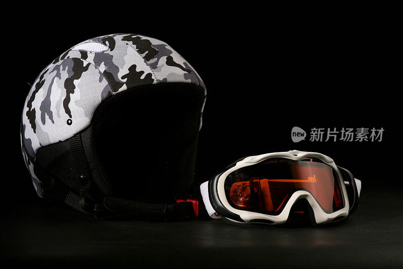 头盔和滑雪镜