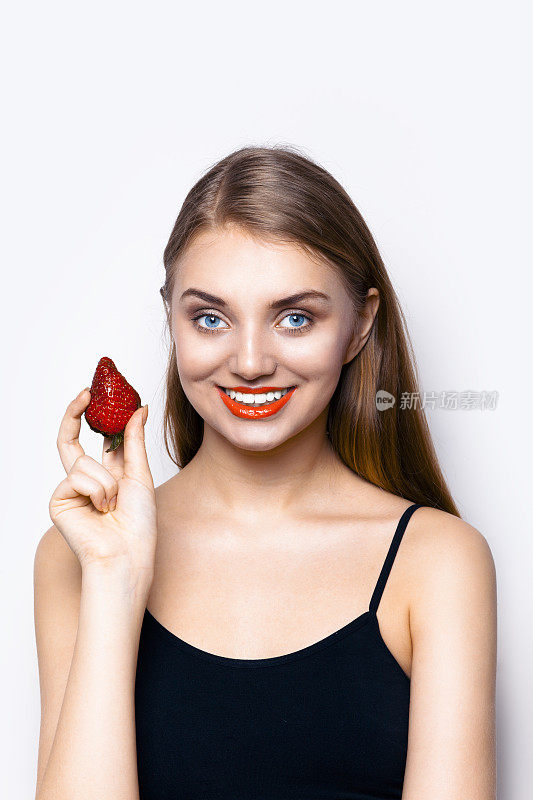 草莓快乐女孩