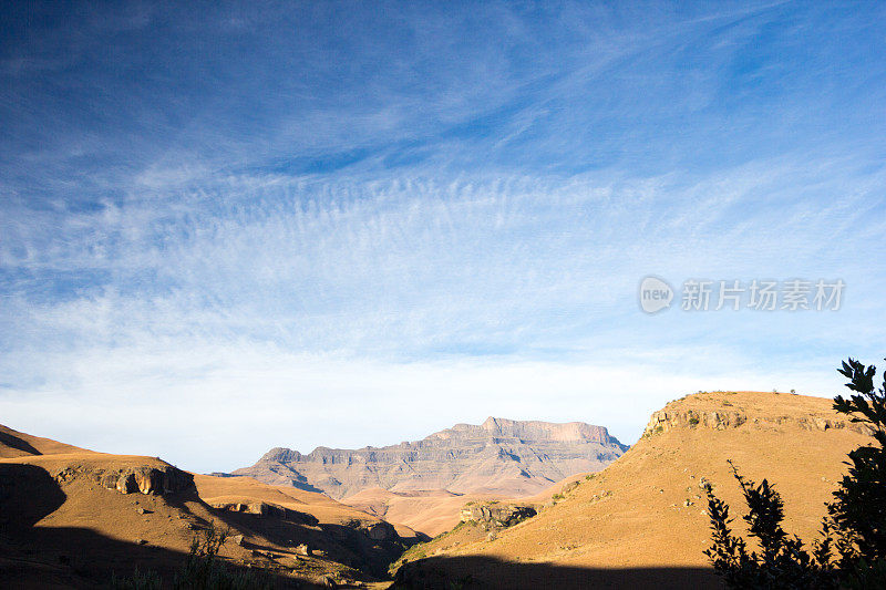 南非夸祖鲁-纳塔尔省的德拉肯斯堡山