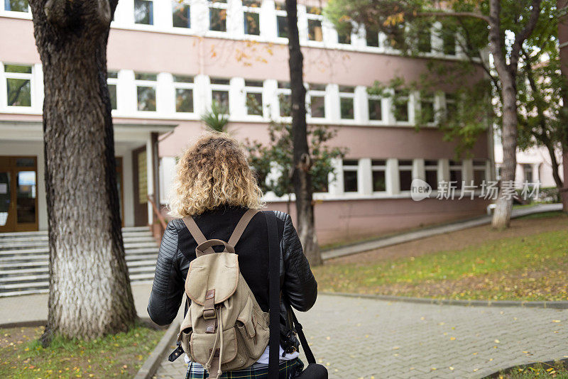 女土耳其学生上学，大学，伊斯坦布尔