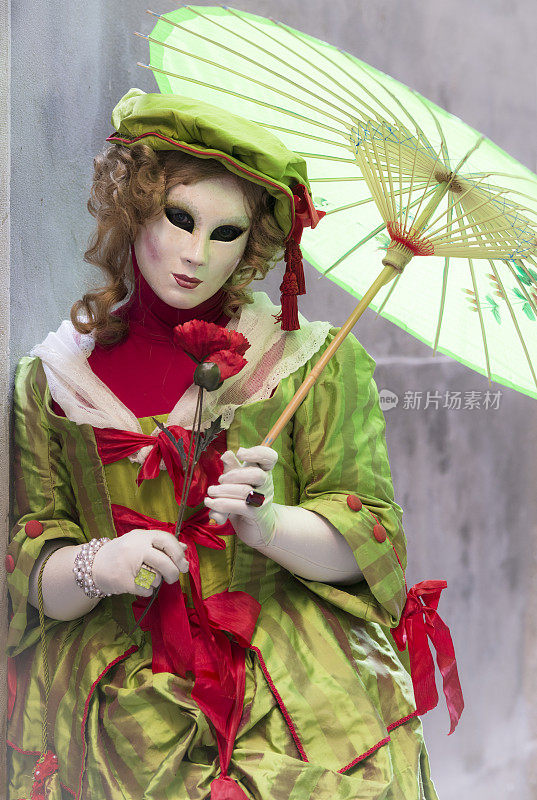 美丽的绿色面具，威尼斯嘉年华在Arsenale，意大利，欧洲