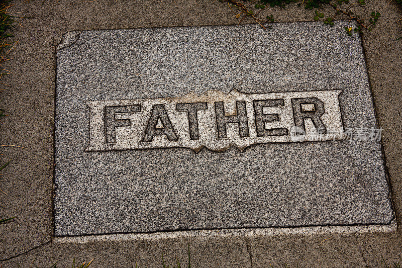 墓碑上的父亲