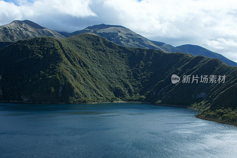 Cuicocha火山口湖