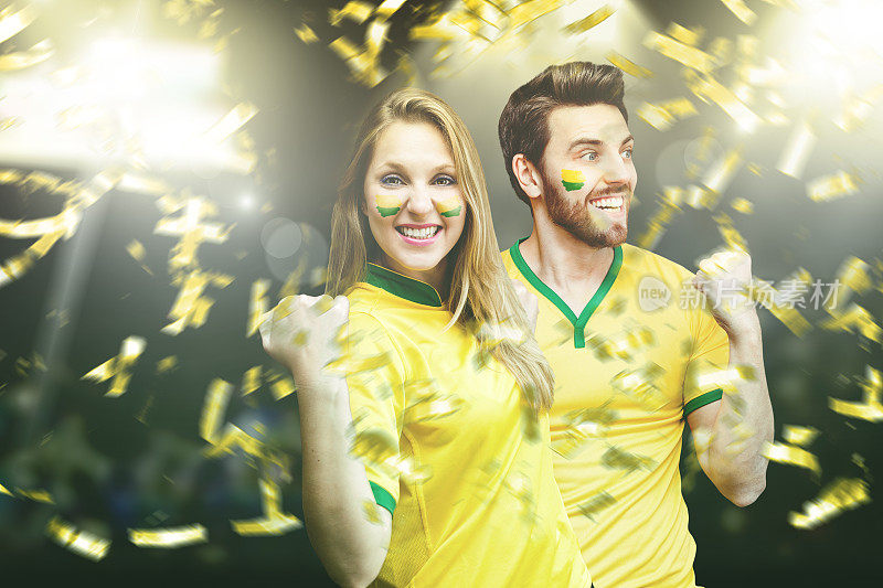 巴西球迷情侣庆祝