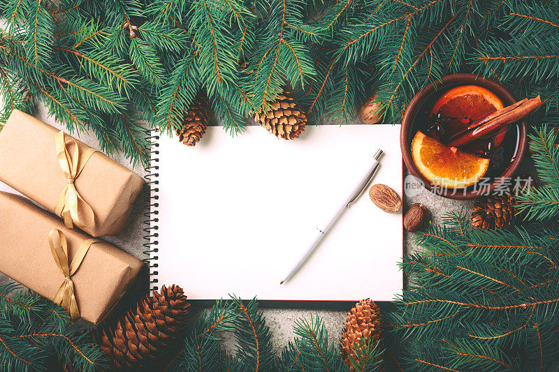 热红酒，圣诞树，礼物，松果，待做清单
