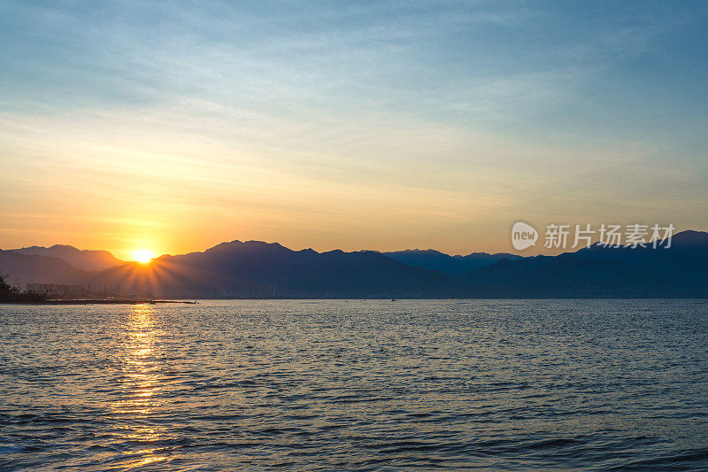 墨西哥海滩上的日出