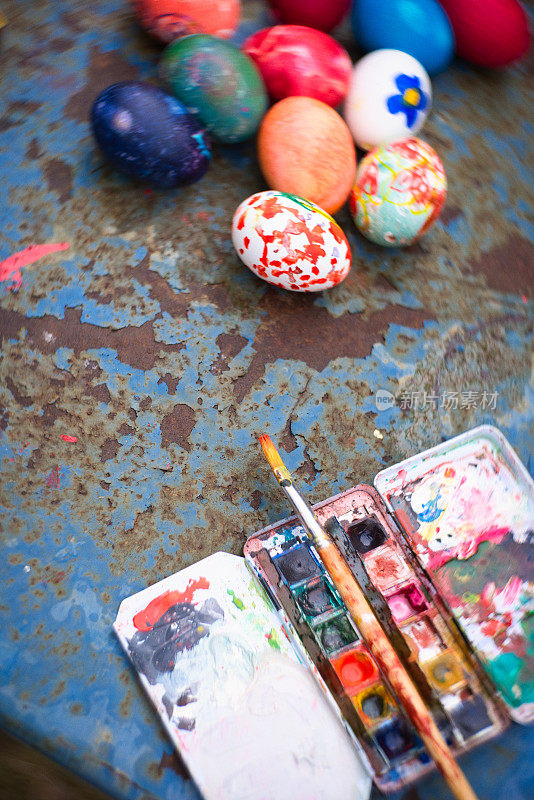 我们画复活节彩蛋。