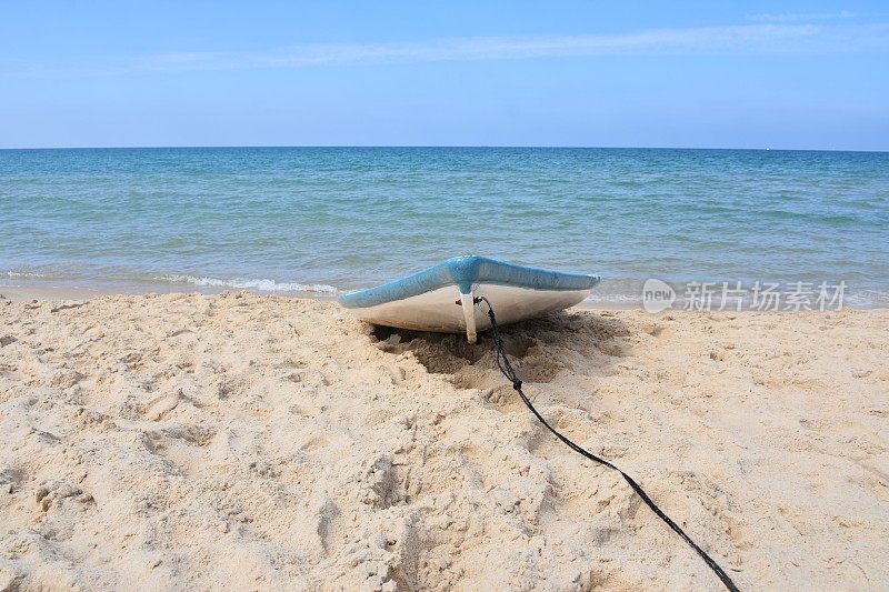 海滩上的冲浪救援